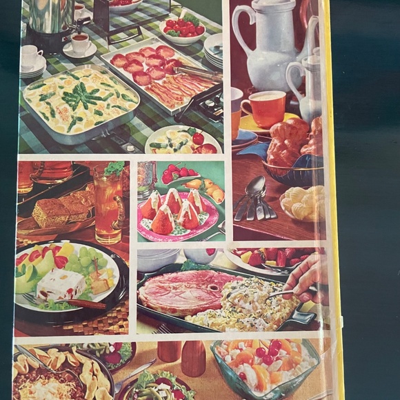 Vintage Better Homes Garden Lunches Brunches Cookbook Recipes & Meal Plans 1970 - Picture 4 of 7